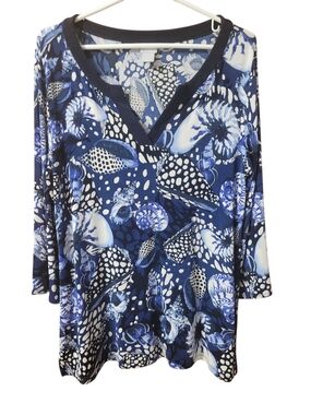 Women’s Navy Blue Shell-Print V-Neck Top